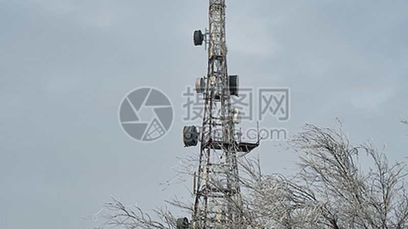 运营商作为通信网络的建设者和运营者，具有以下优势：